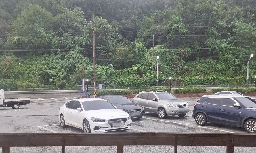 (기록) 비를 피하기 위해 양평의 어느 휴게소에 들리다.